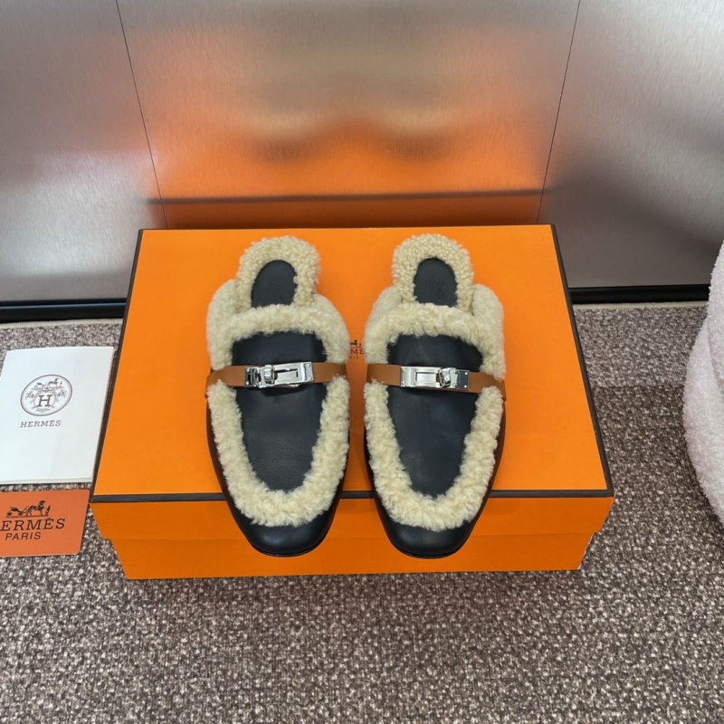 H**mes slippers